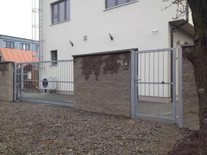 Zakázková kovovýroba Valouch – brána či branka č. 2