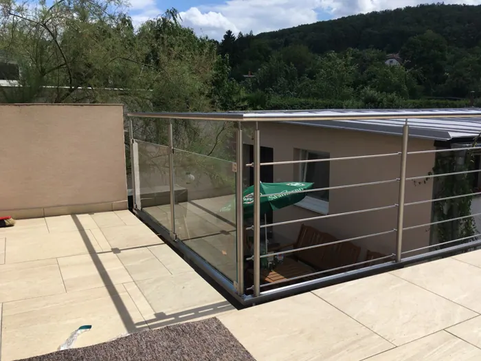 Zakázková kovovýroba Valouch – zábradlí č. 33