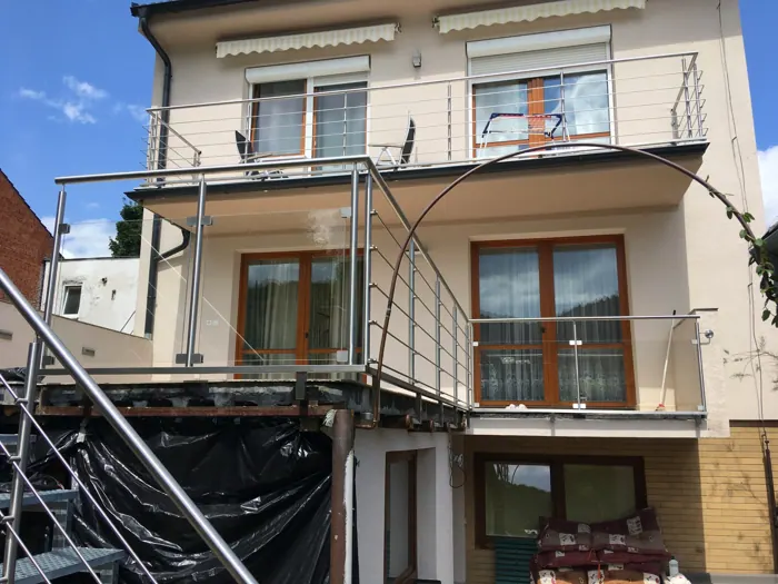 Zakázková kovovýroba Valouch – zábradlí č. 34