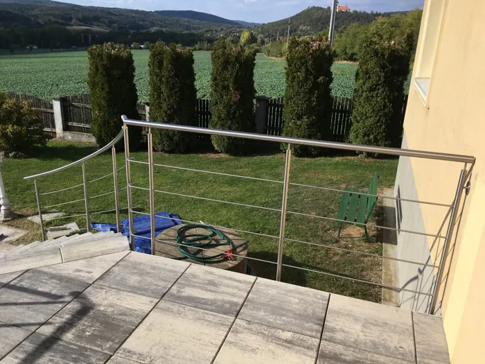 Zakázková kovovýroba Valouch – zábradlí č. 49