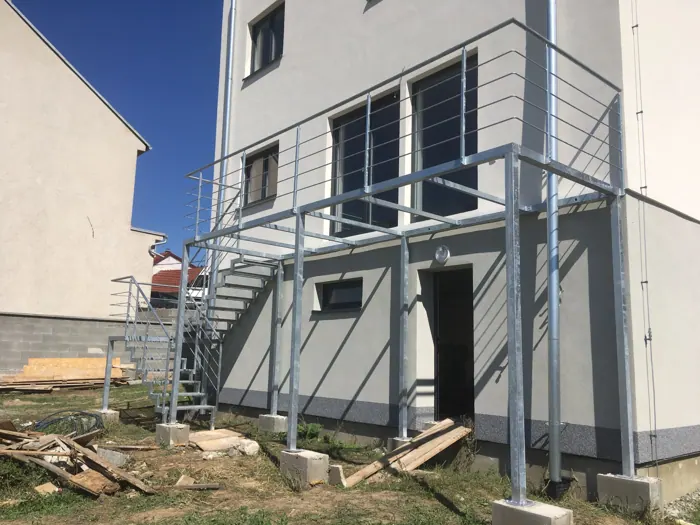 Zakázková kovovýroba Valouch – kóje a klece č. 7