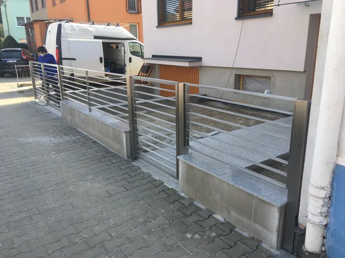 Zakázková kovovýroba Valouch – brána či branka č. 15