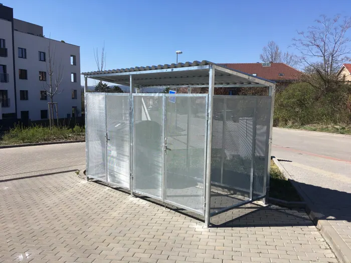 Zakázková kovovýroba Valouch – kóje a klece č. 8