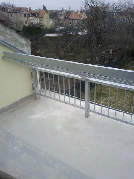 Zakázková kovovýroba Valouch – zábradlí č. 100